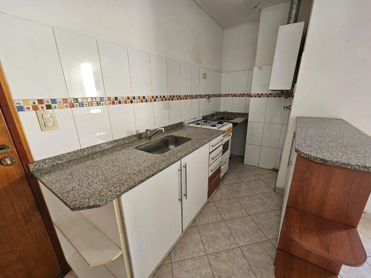 Departamento de 2 amb. amplios con balcon 3