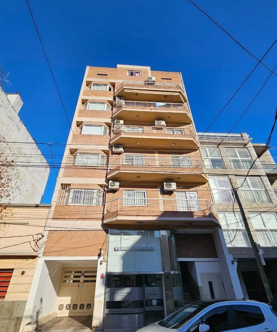 Departamento de 2 amb. amplios con balcon 5