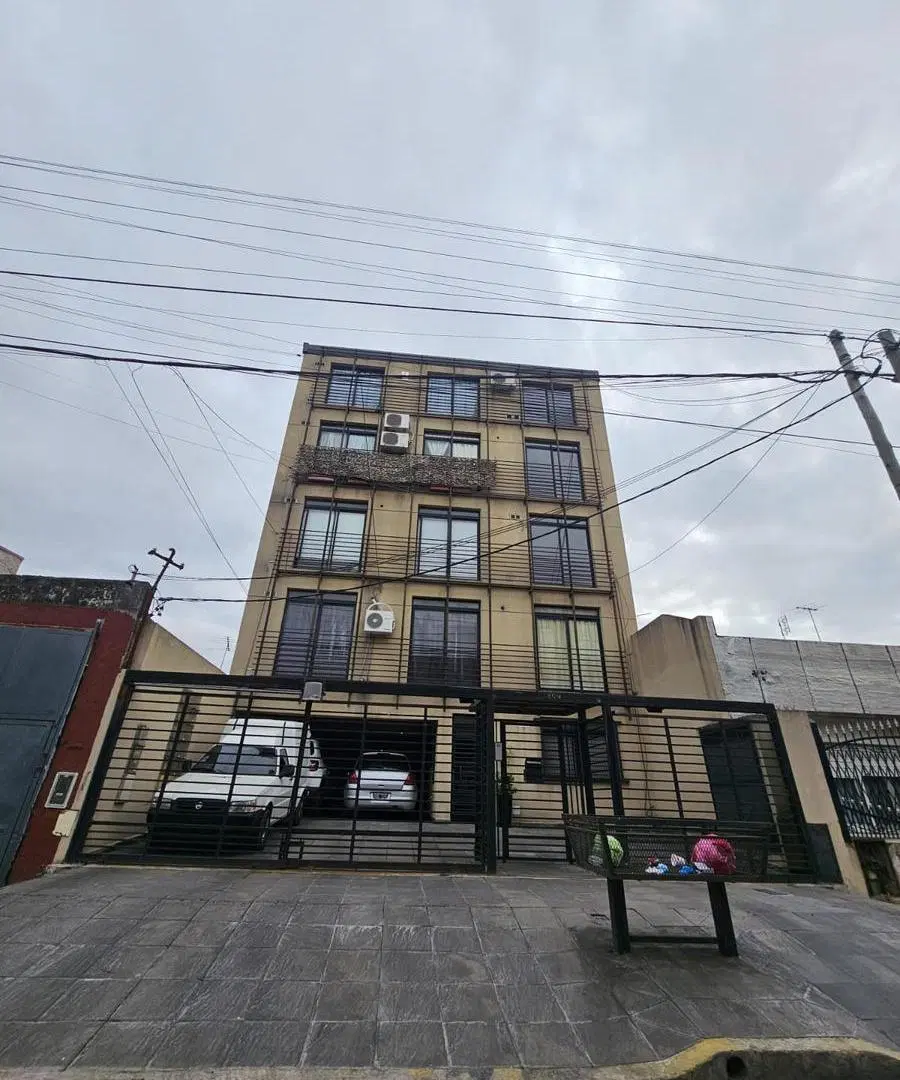 Amplio Departamento de 2 amb. en duplex, San Justo en Alquiler 1