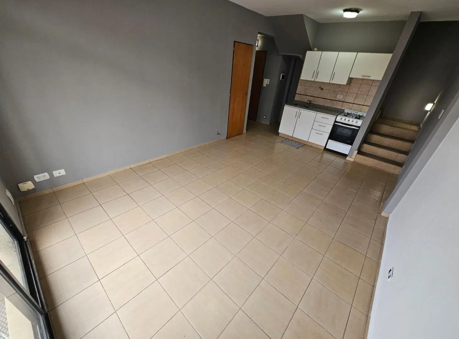 Amplio Departamento de 2 amb. en duplex, San Justo en Alquiler 3