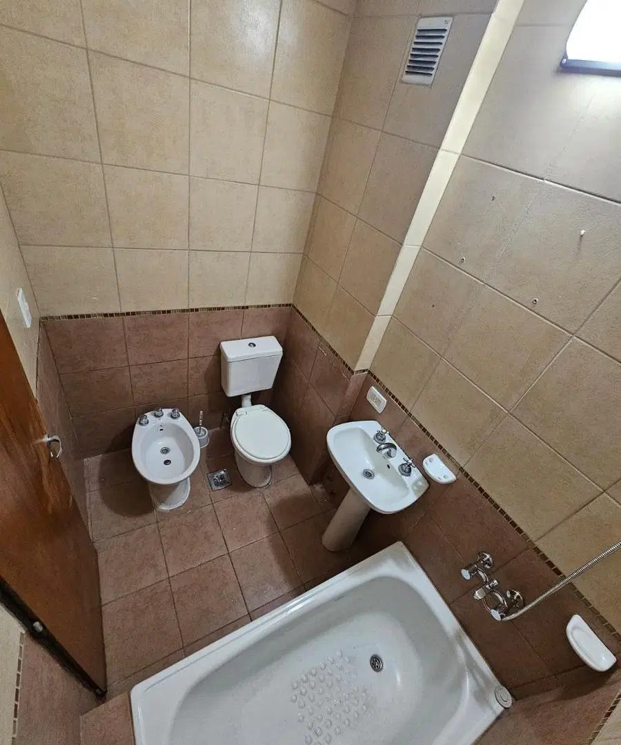 Amplio Departamento de 2 amb. en duplex, San Justo en Alquiler 8