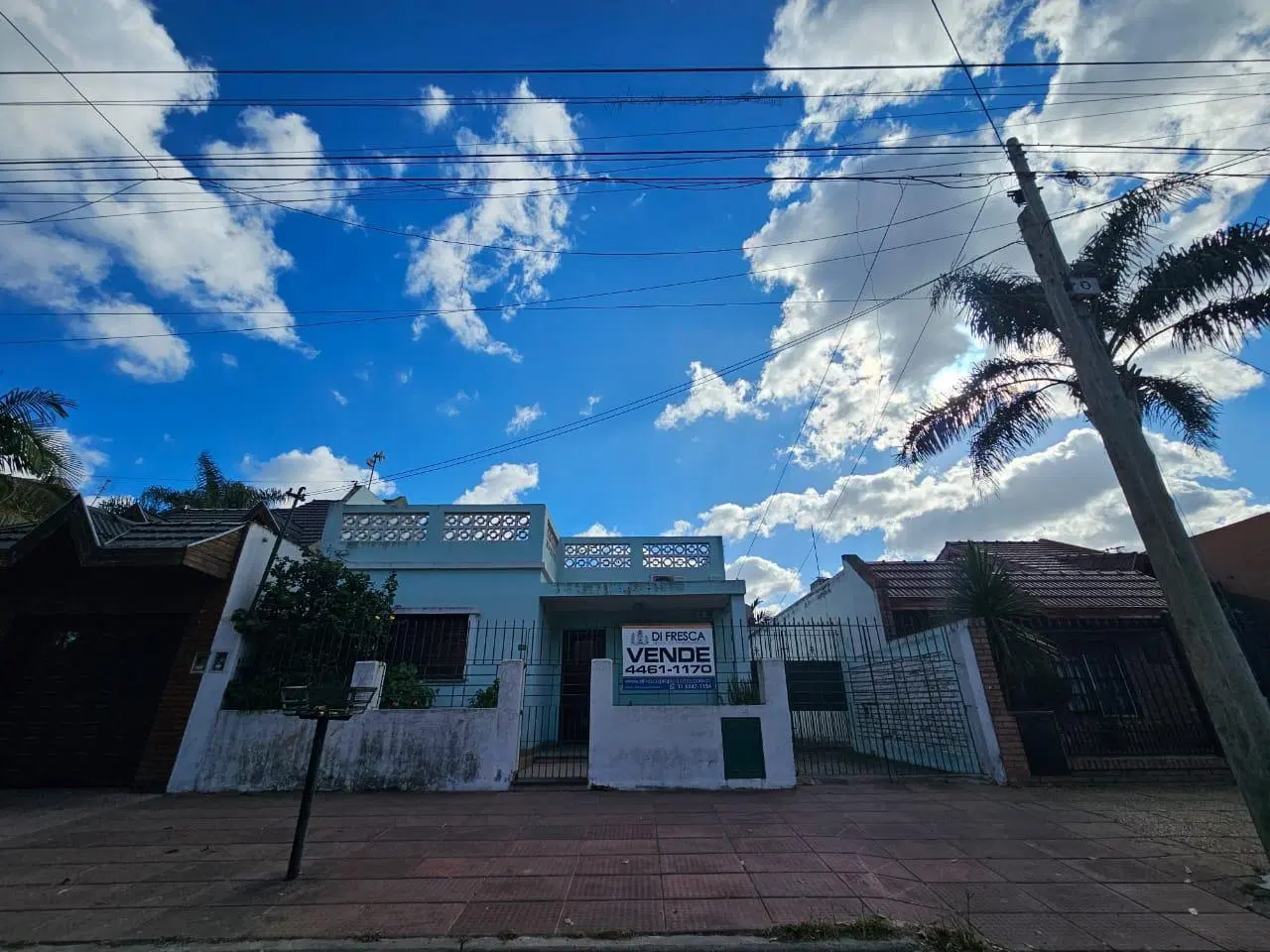 Casa 3 amb. con galpon y amplio lote 2