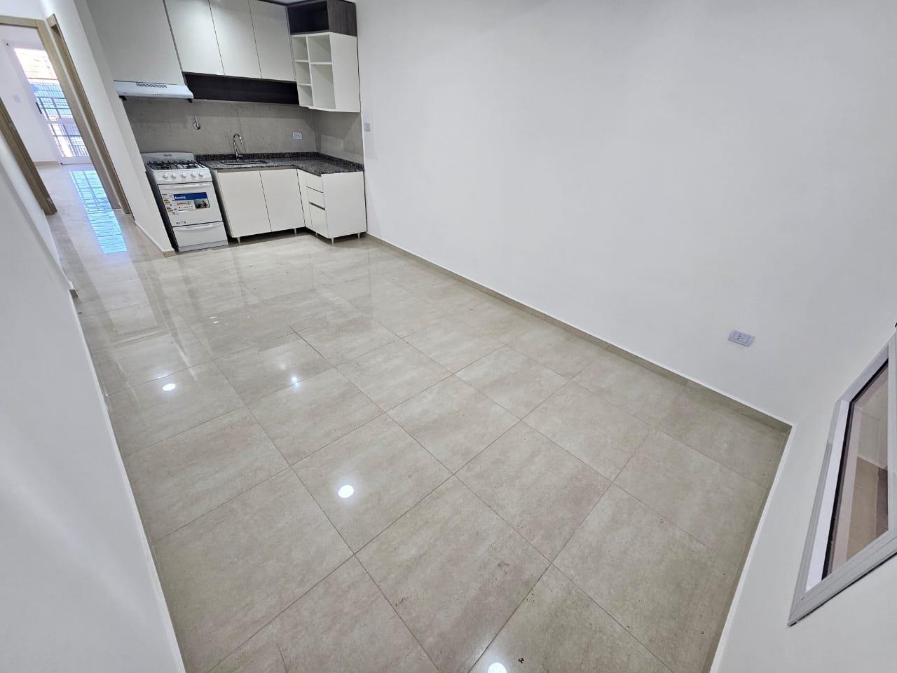 Foto de Departamento 2 amb. con Balcon y Cochera a Estrenar, en Villa Luzuriaga, imagen 3