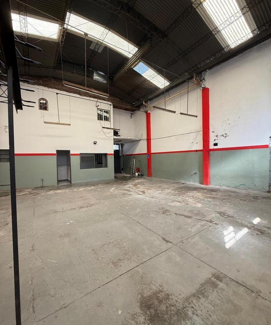 Foto de Galpón interno de 100m2 con Oficina, imagen 4
