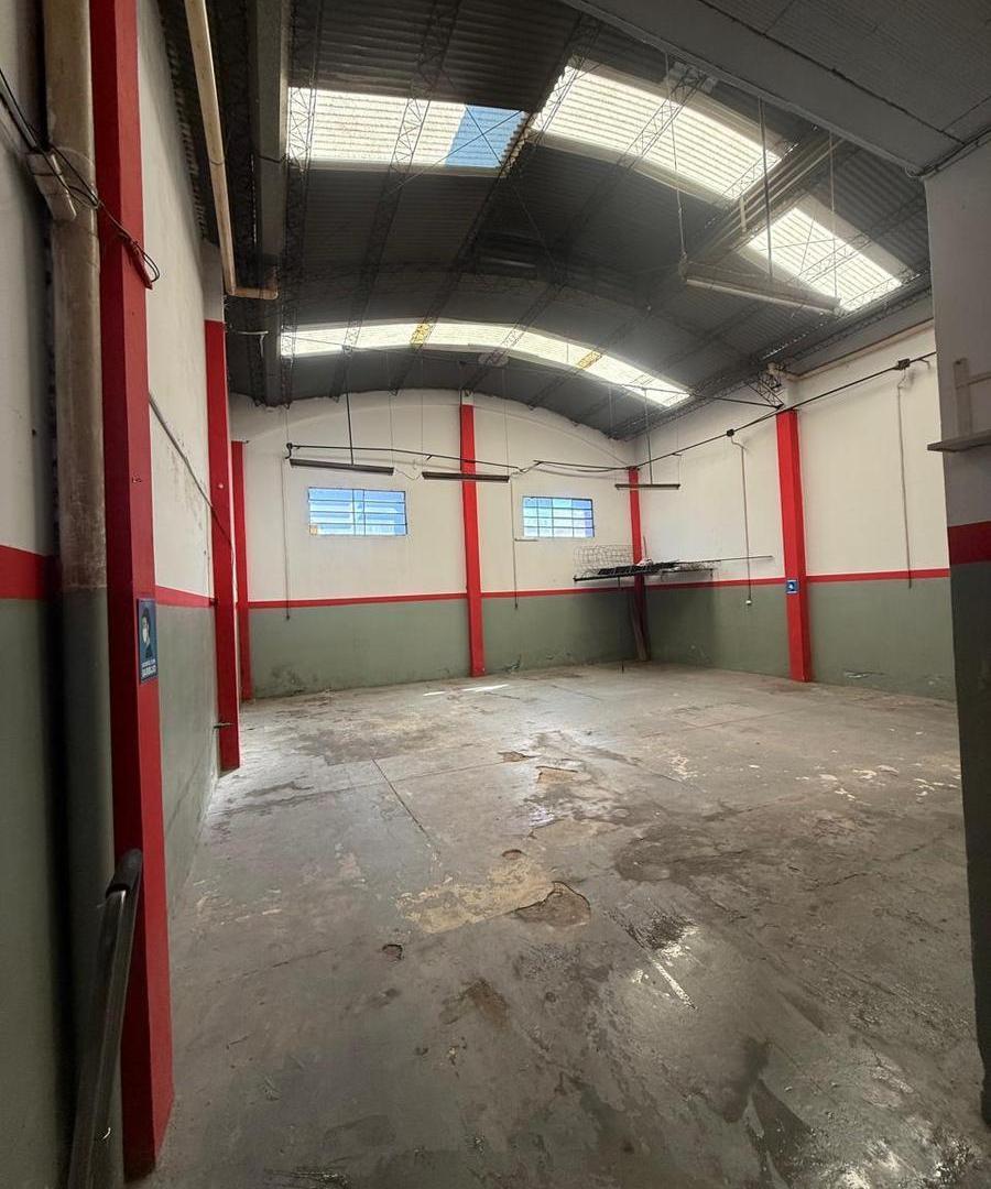 Foto de Galpón interno de 100m2 con Oficina, imagen 2