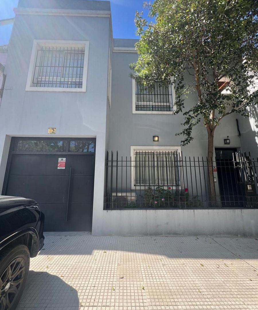Terreno en venta en Colegiales.