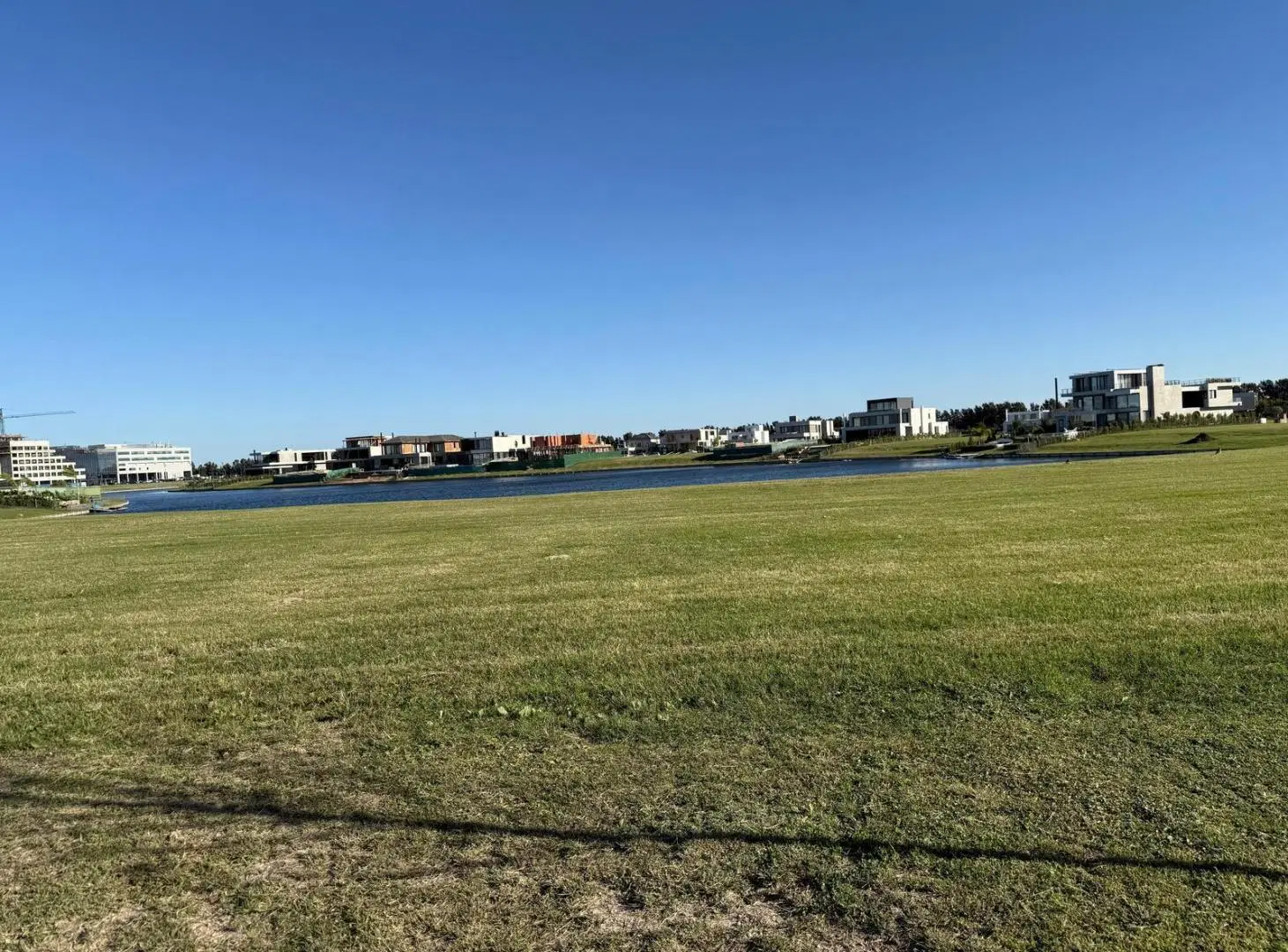 Terreno en venta al lago Central, Puentes Nordelta 4