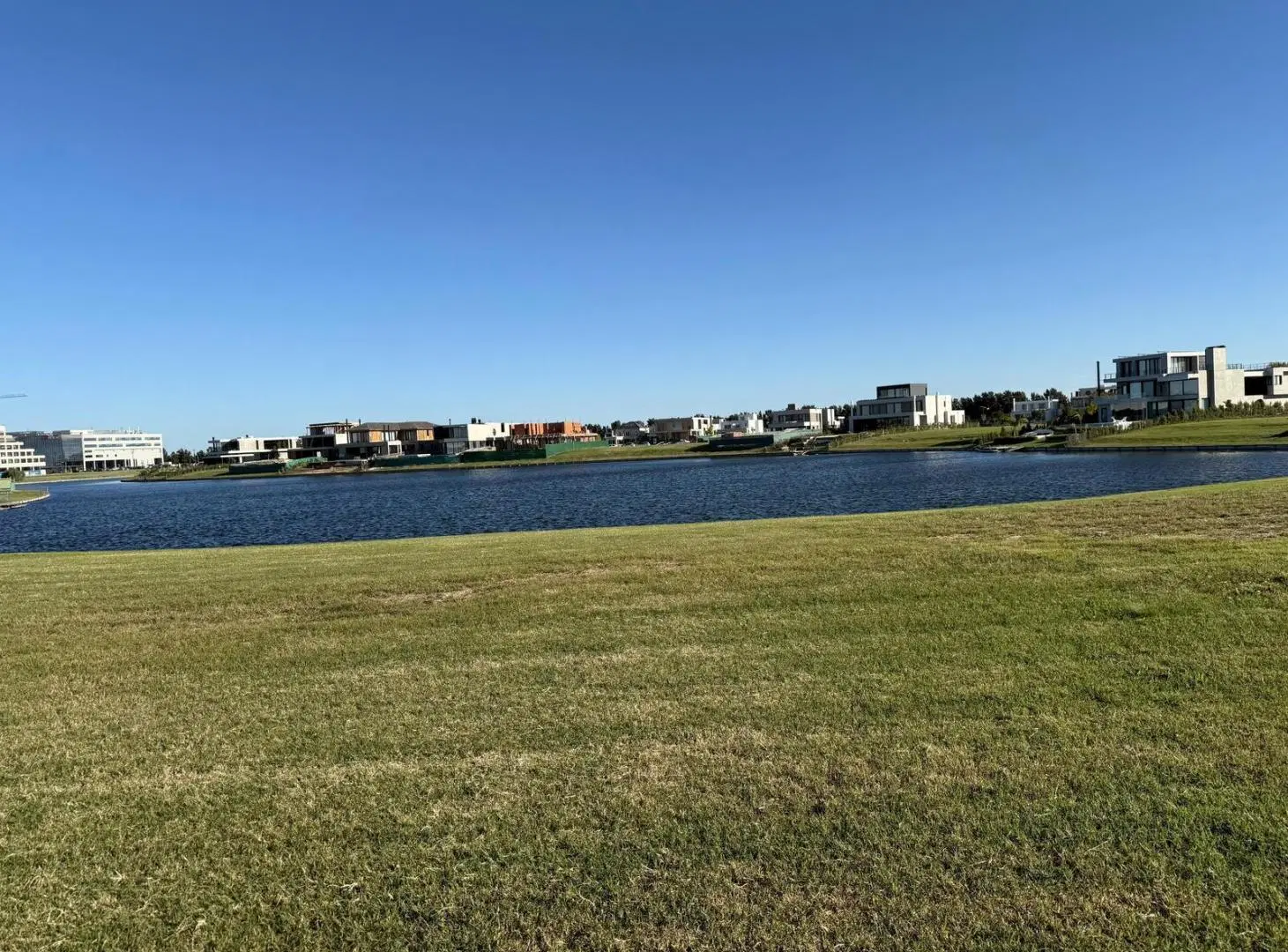 Terreno en venta al lago Central, Puentes Nordelta 3