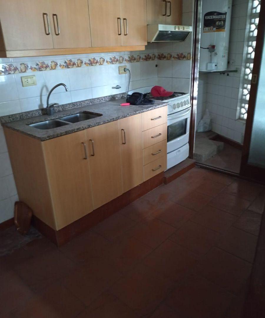 Foto de 3 AMBIENTES 2 BALCONES Y COCHERA FIJA, imagen 3