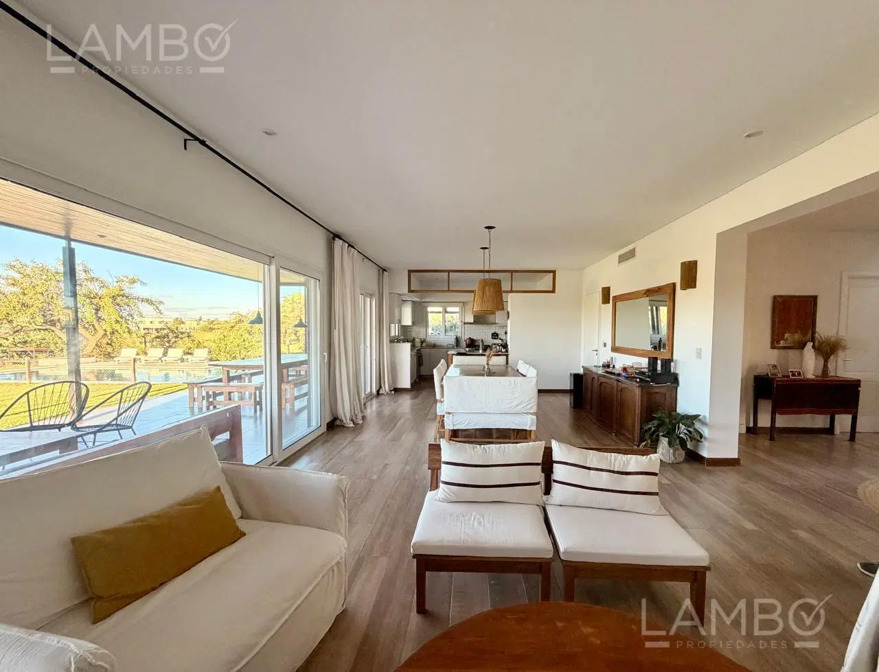 Venta Casa Medal CC Pilar 4