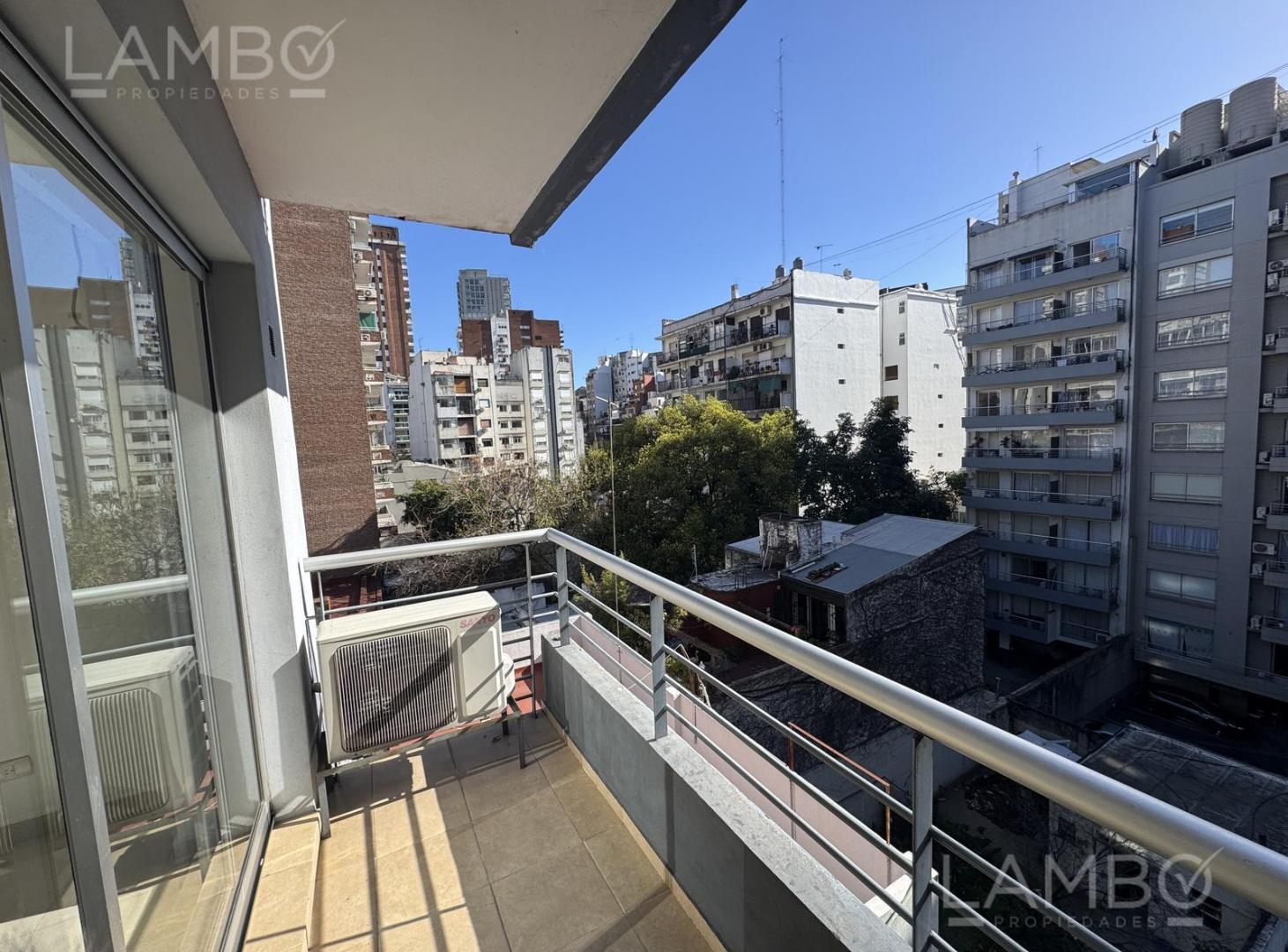 Foto de VENTA DEPARTAMENTO CON BALCON VISTA ABIERTA AMENITIES LAS CAÑITAS, imagen 2
