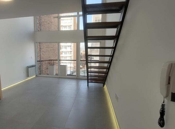 Moderno Loft en Dúplex con Balcón – Las Cañitas 2