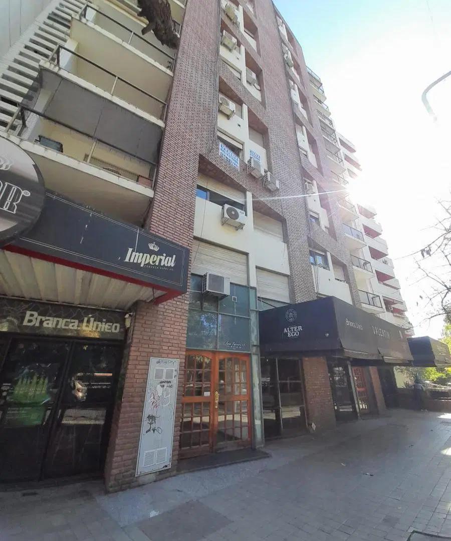 DPTO AMPLIO DE UN DORMITORIO CON VESTIDOR EN ALQUILER ZONA CAÑADA 5