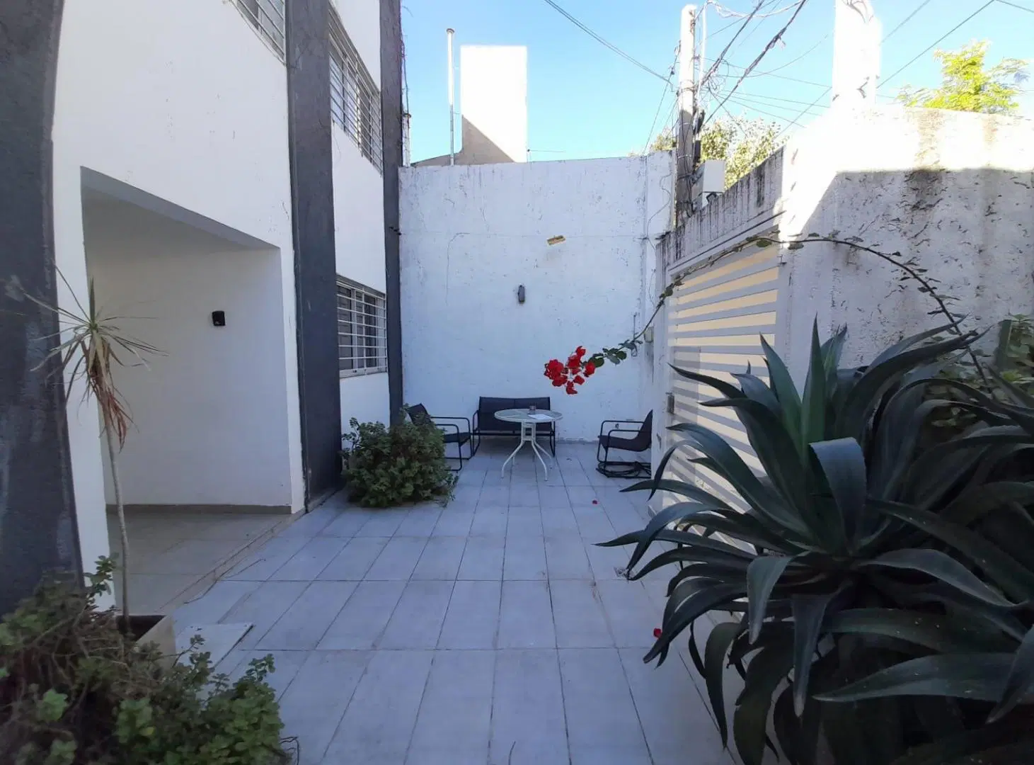 MONOAMBIENTE AMOBLADO EN BARRIO GUEMES 5
