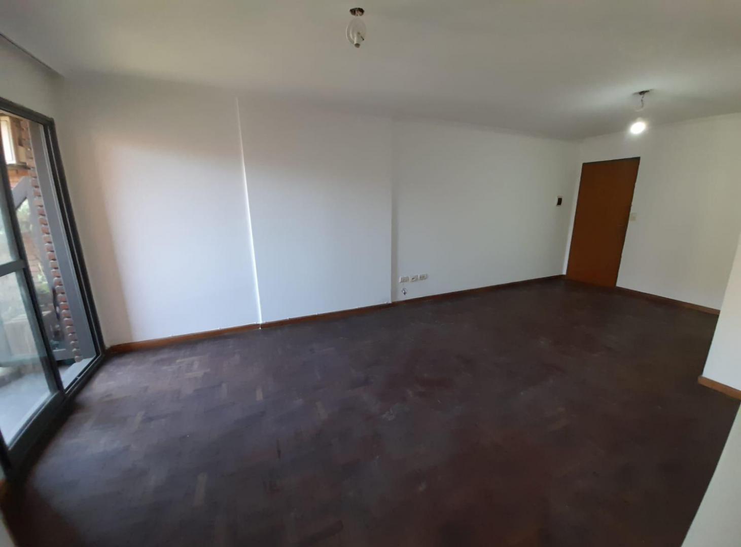 Foto de UN DORMITORIO CON BALCON SOBRE BV CHACABUCO, LA MEJOR ZONA DE NVA CBA!, imagen 4