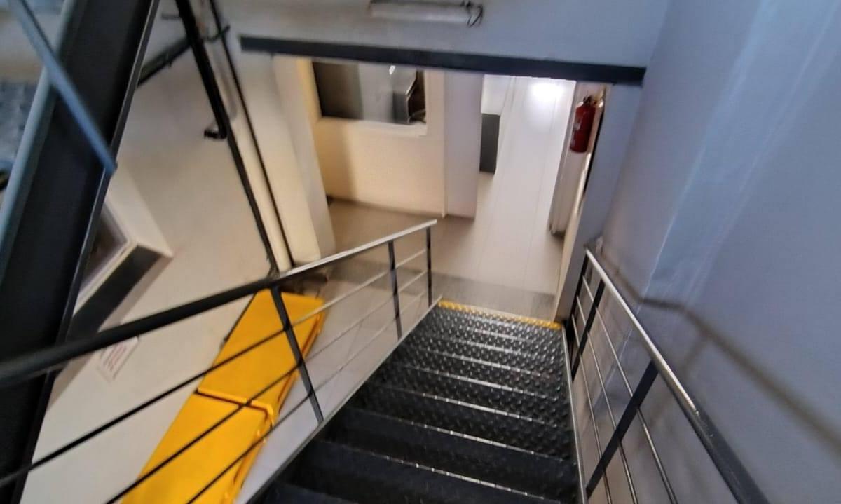 Foto de Edificio comercial 10 x40m - Ideal Laboratorio, - Nahuel Huapi al 5700, imagen 1