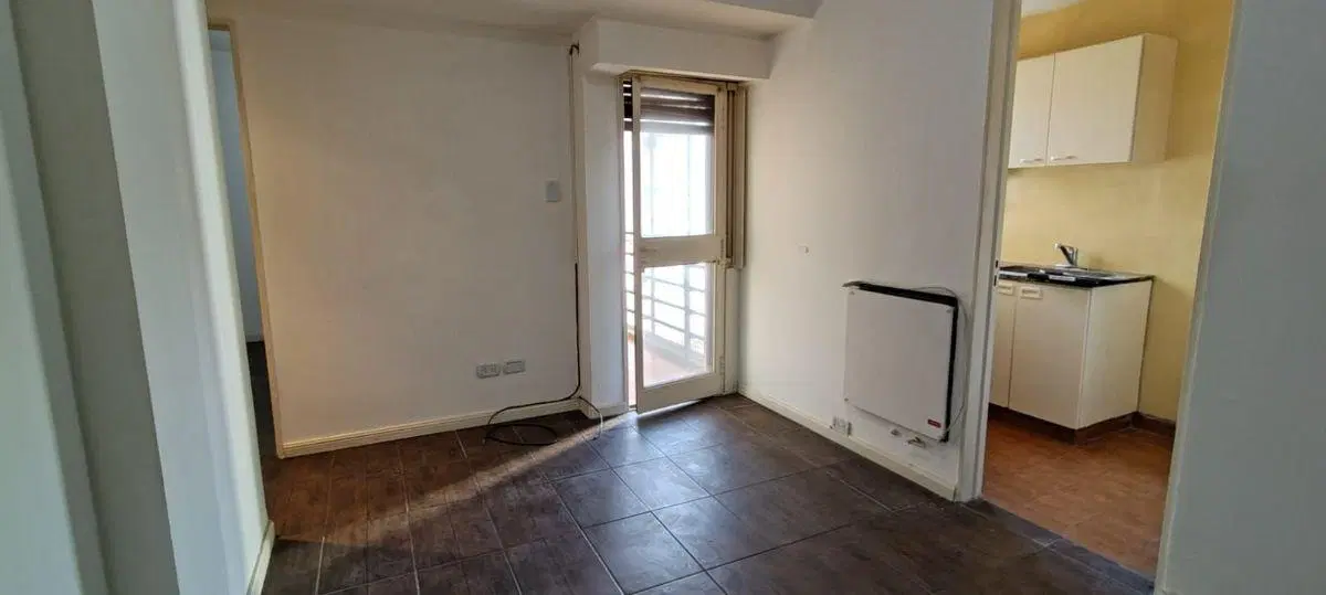 Departamento 2 amb lateral, coc sep - Lavalle y Av Medrano 2