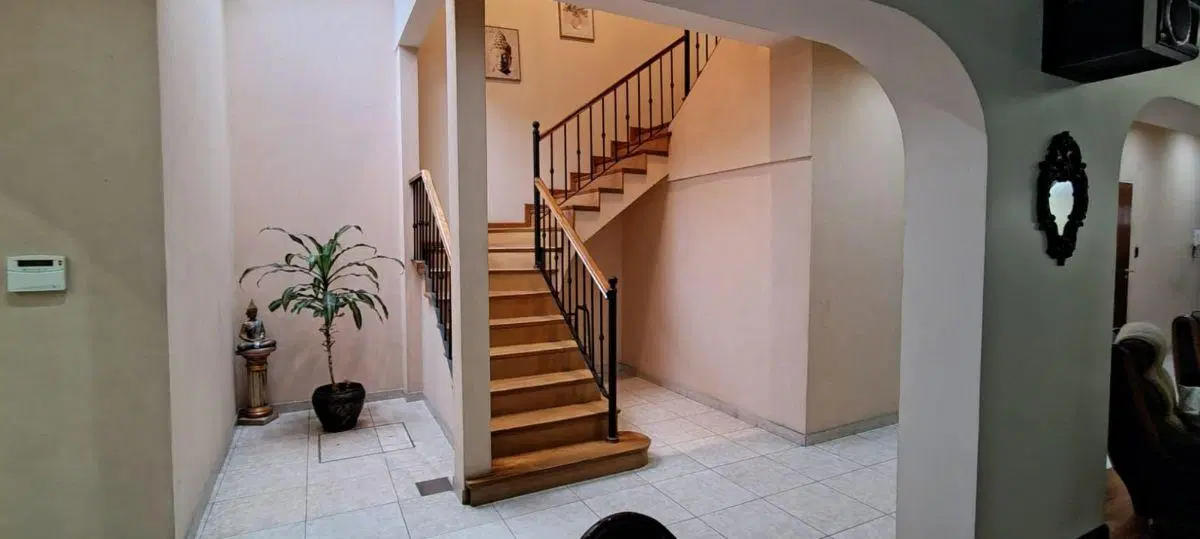 Casa 5 amb 300 m2 s/ Lote 8,66 x 25m, 2 cocheras, patio, parrilla - Zado al 3400 3