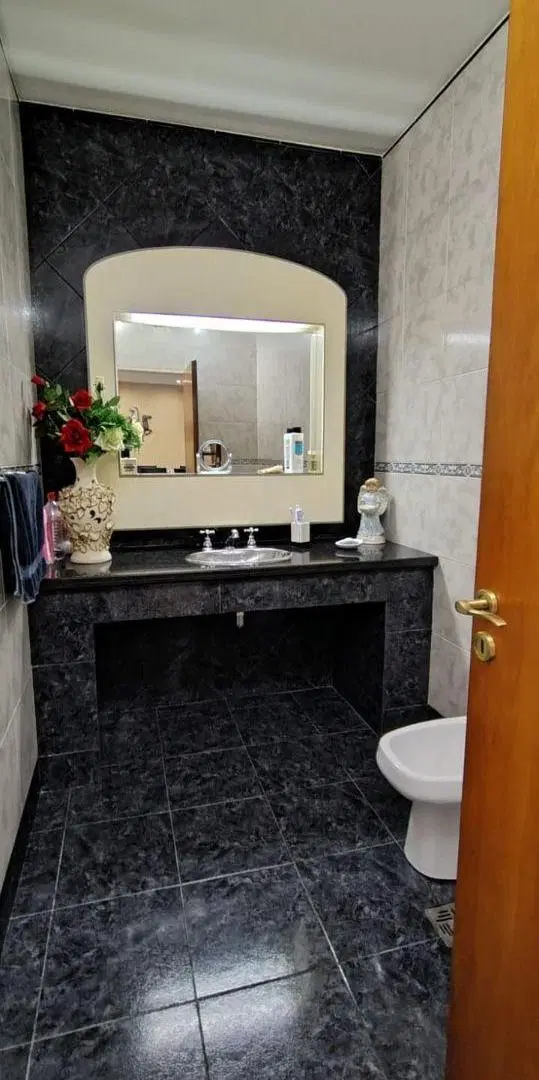 Casa 5 amb 300 m2 s/ Lote 8,66 x 25m, 2 cocheras, patio, parrilla - Zado al 3400 8
