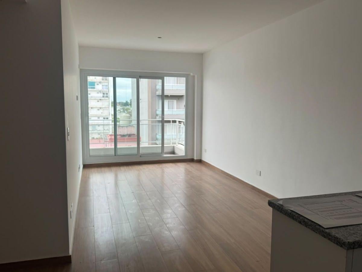 Foto de Departamento 3 amb Estrenar - Cochera - frente - Av Mosconi al 2400, imagen 1