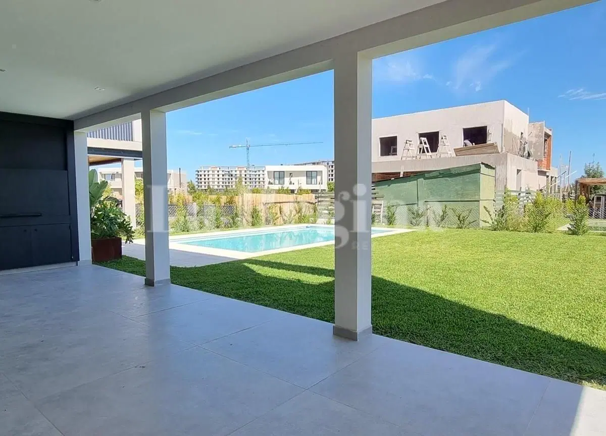 Casa  en Venta en Carpinchos, Nordelta, Tigre 4