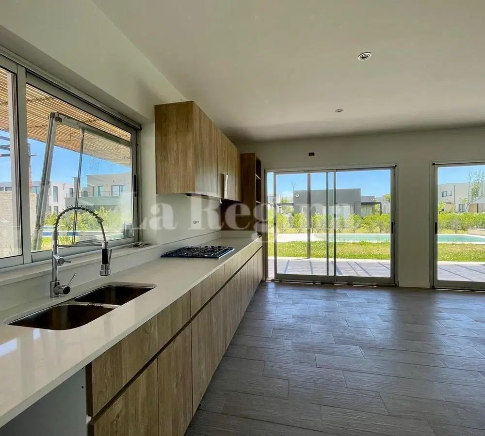 Casa  en Venta en Carpinchos, Nordelta, Tigre 4