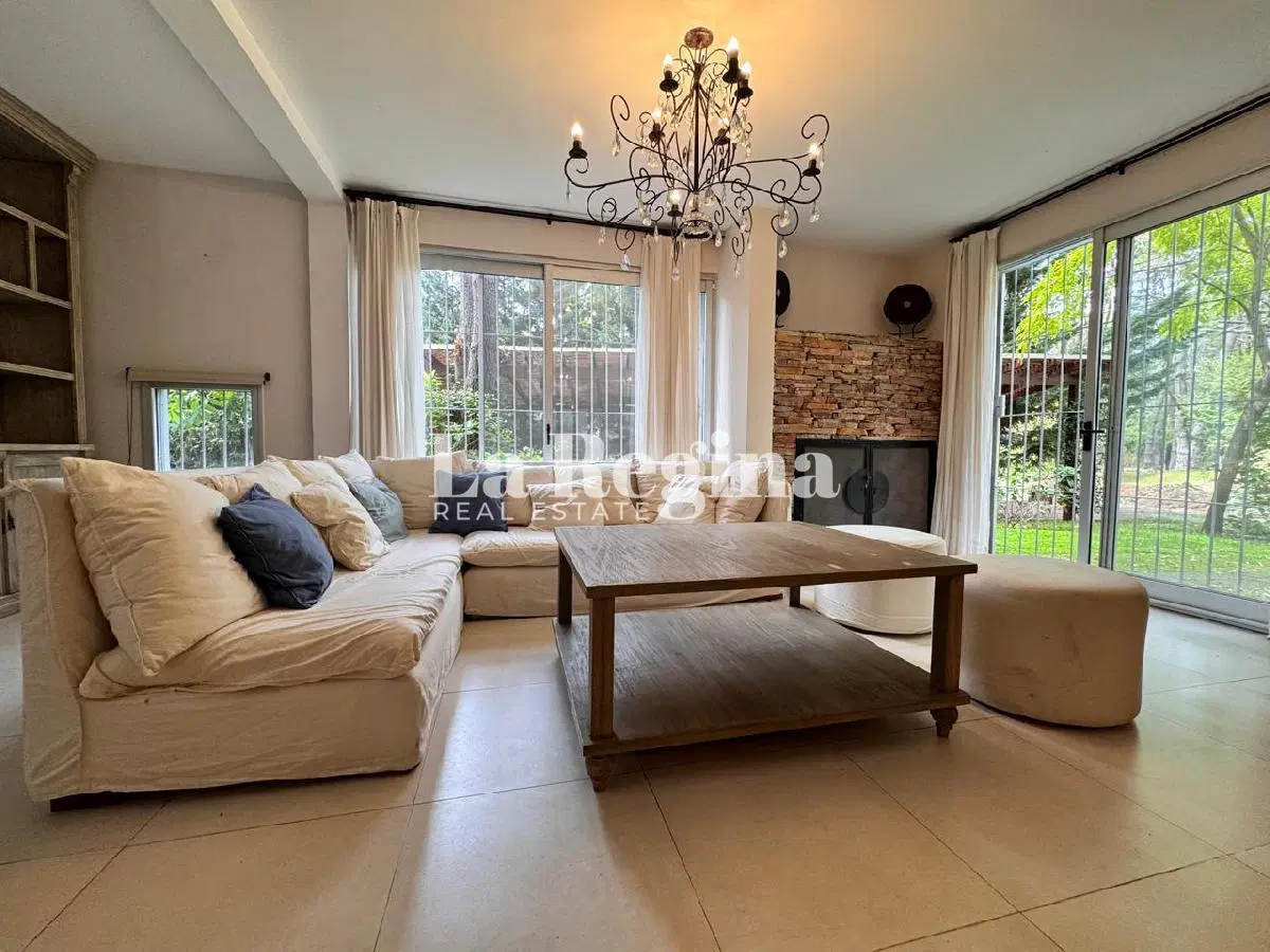 Casa en Costa Del Este 4 dormitorios 5