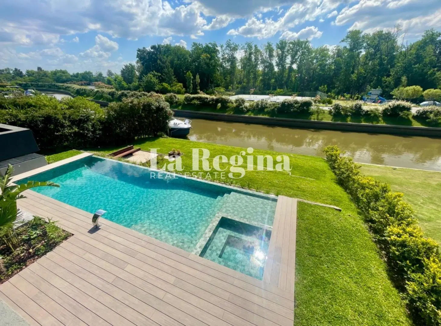 Casa a la venta en El Yacht 8