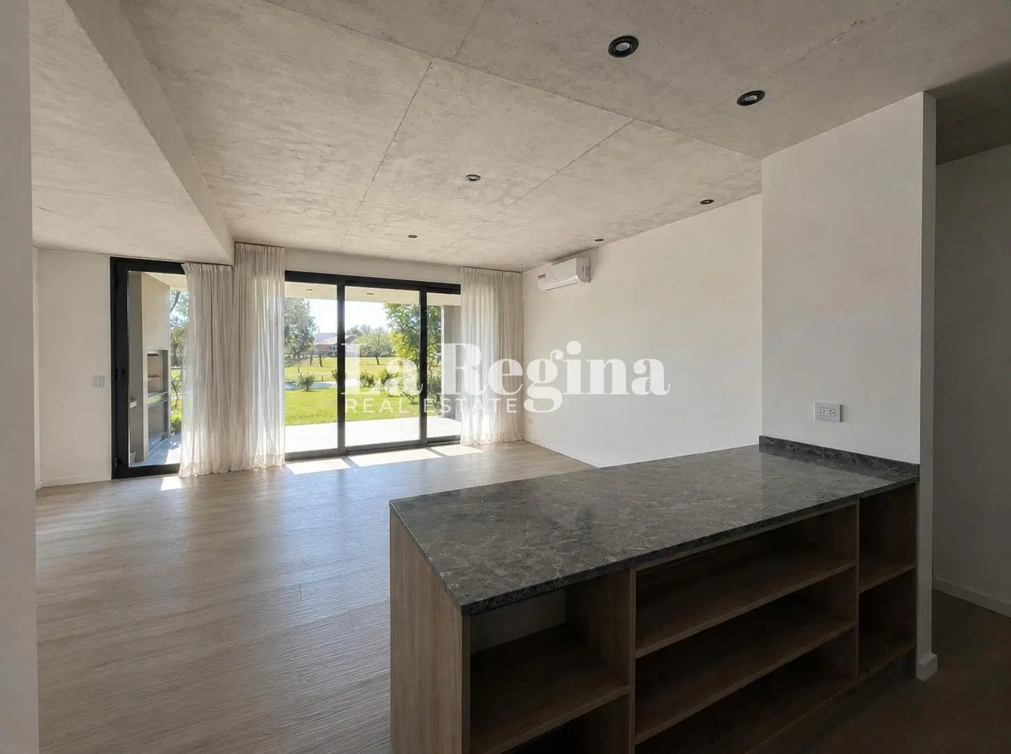 Duplex tipo casa con jardin en Estancias Del Pilar 2