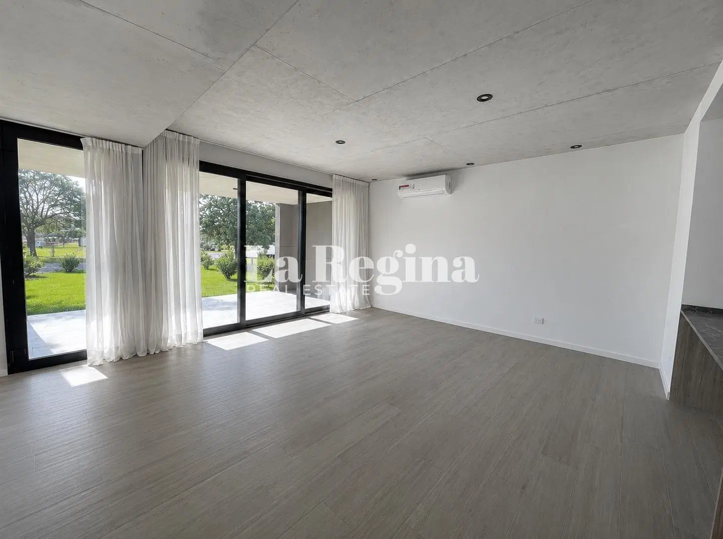 Duplex tipo casa con jardin en Estancias Del Pilar 5