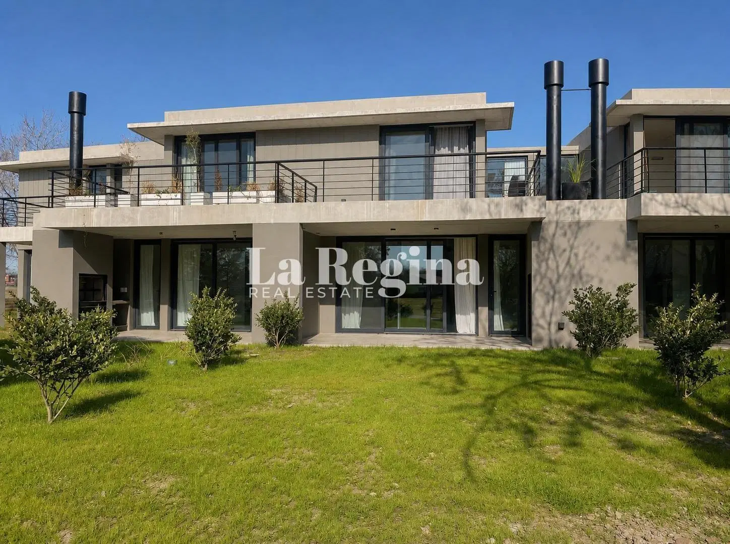 Duplex tipo casa con jardin en Estancias Del Pilar 4