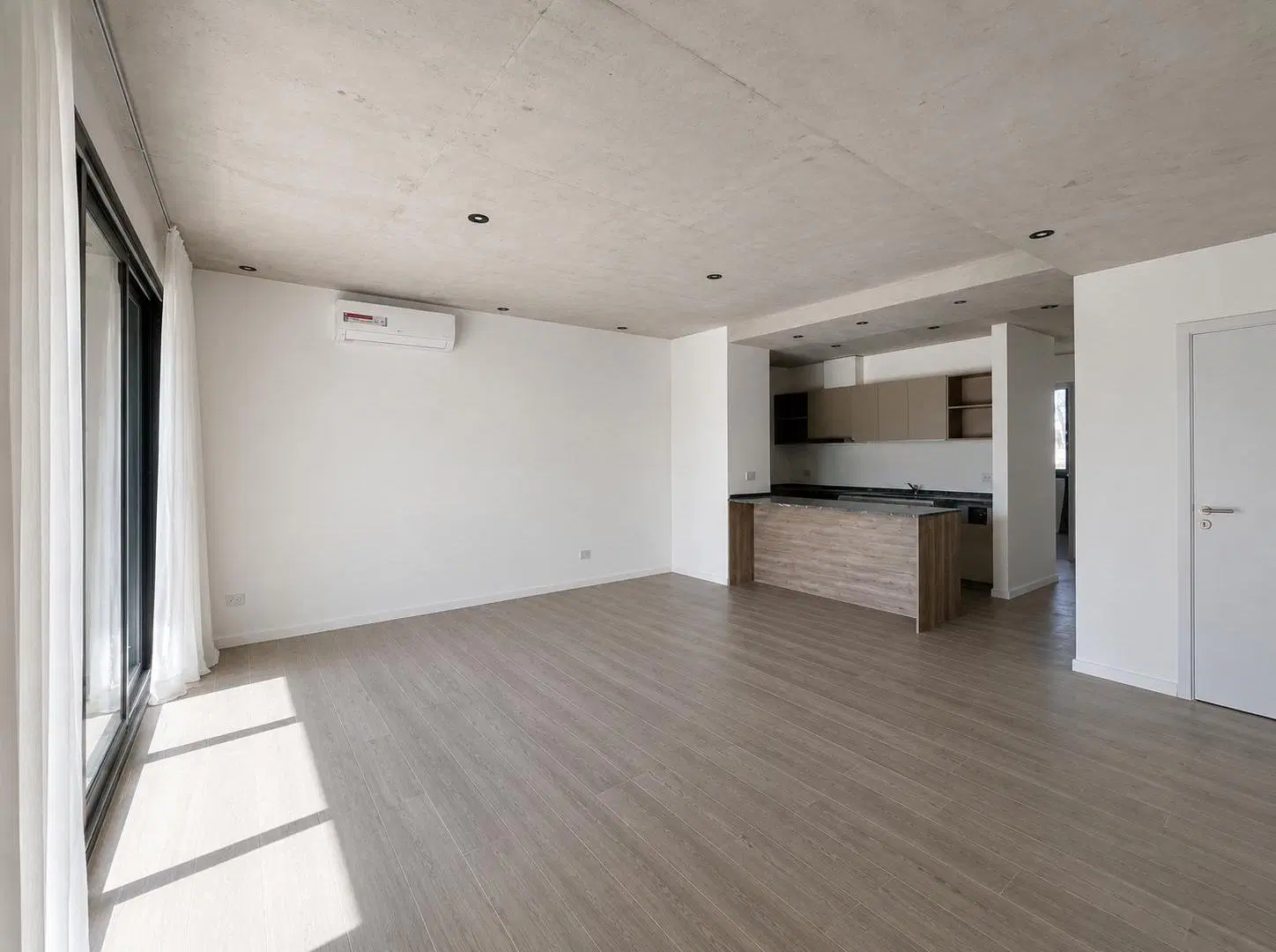 Duplex tipo casa con jardin en Estancias Del Pilar 2