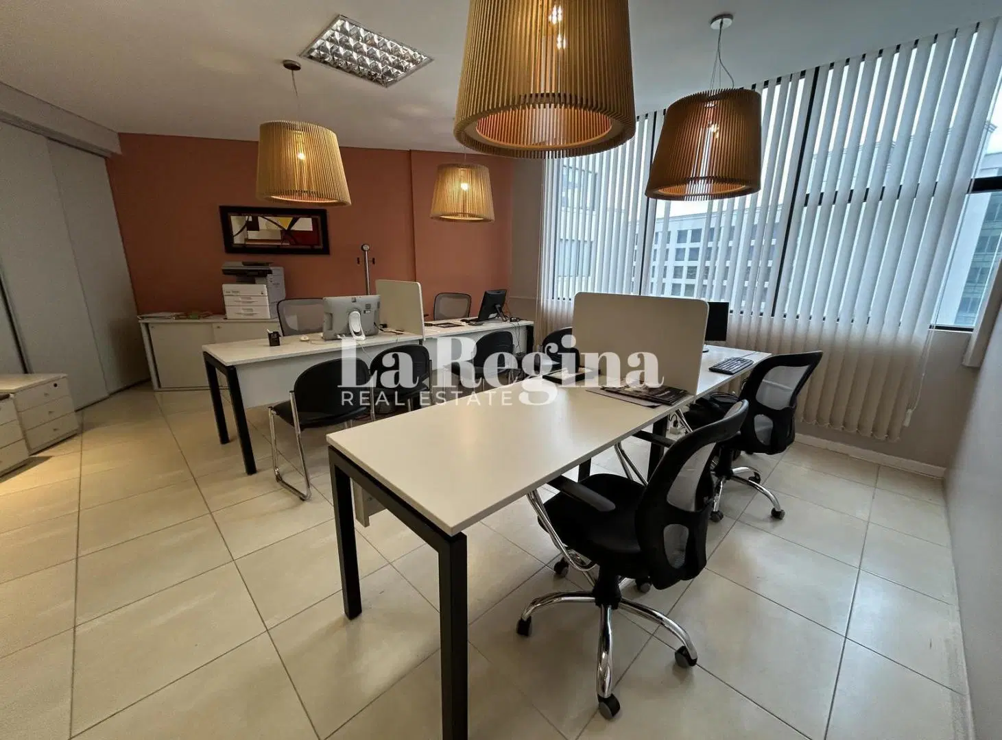 OficinaOficina con cocgera Studios de la Bahia 8