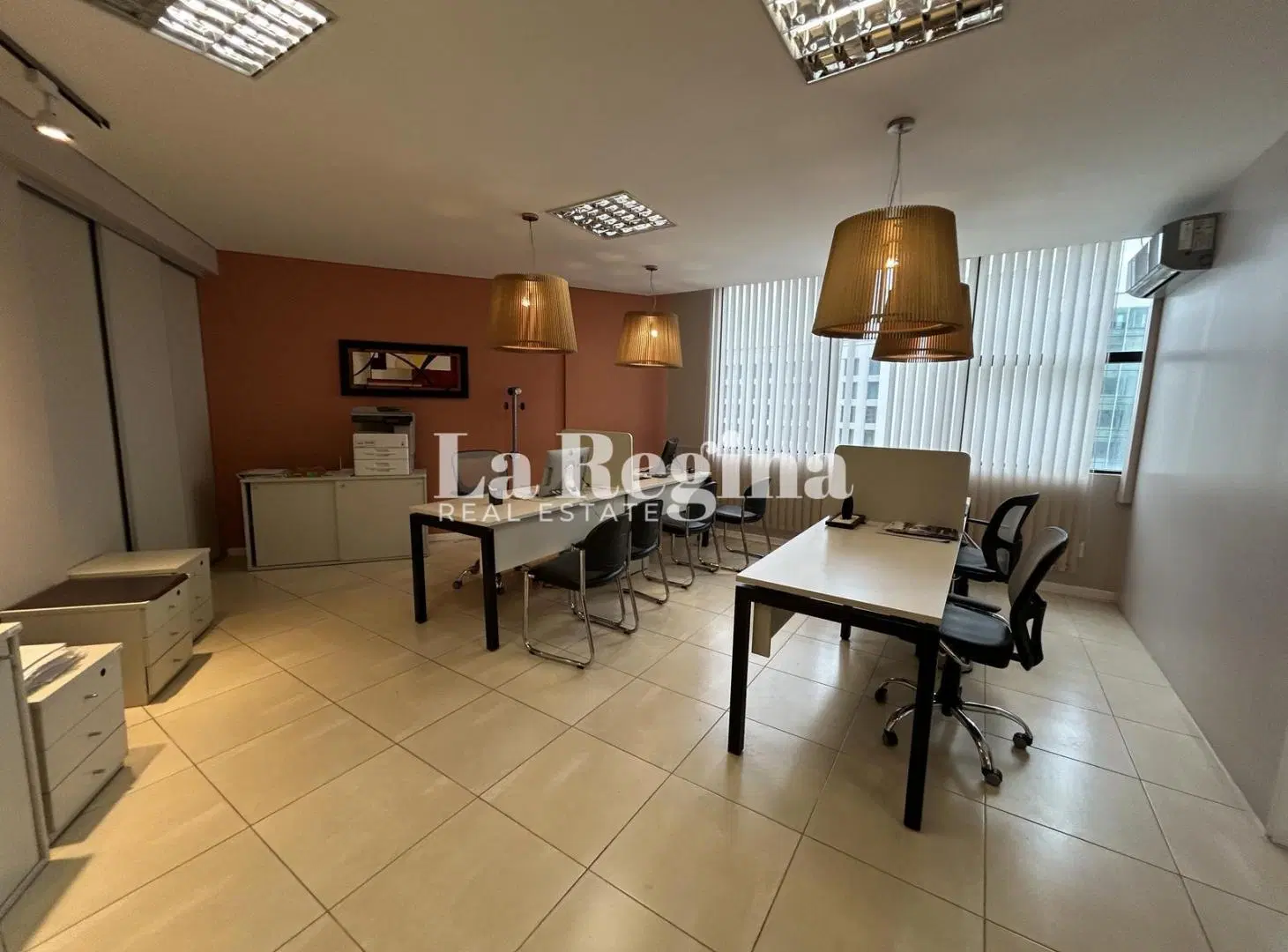 OficinaOficina con cocgera Studios de la Bahia 1