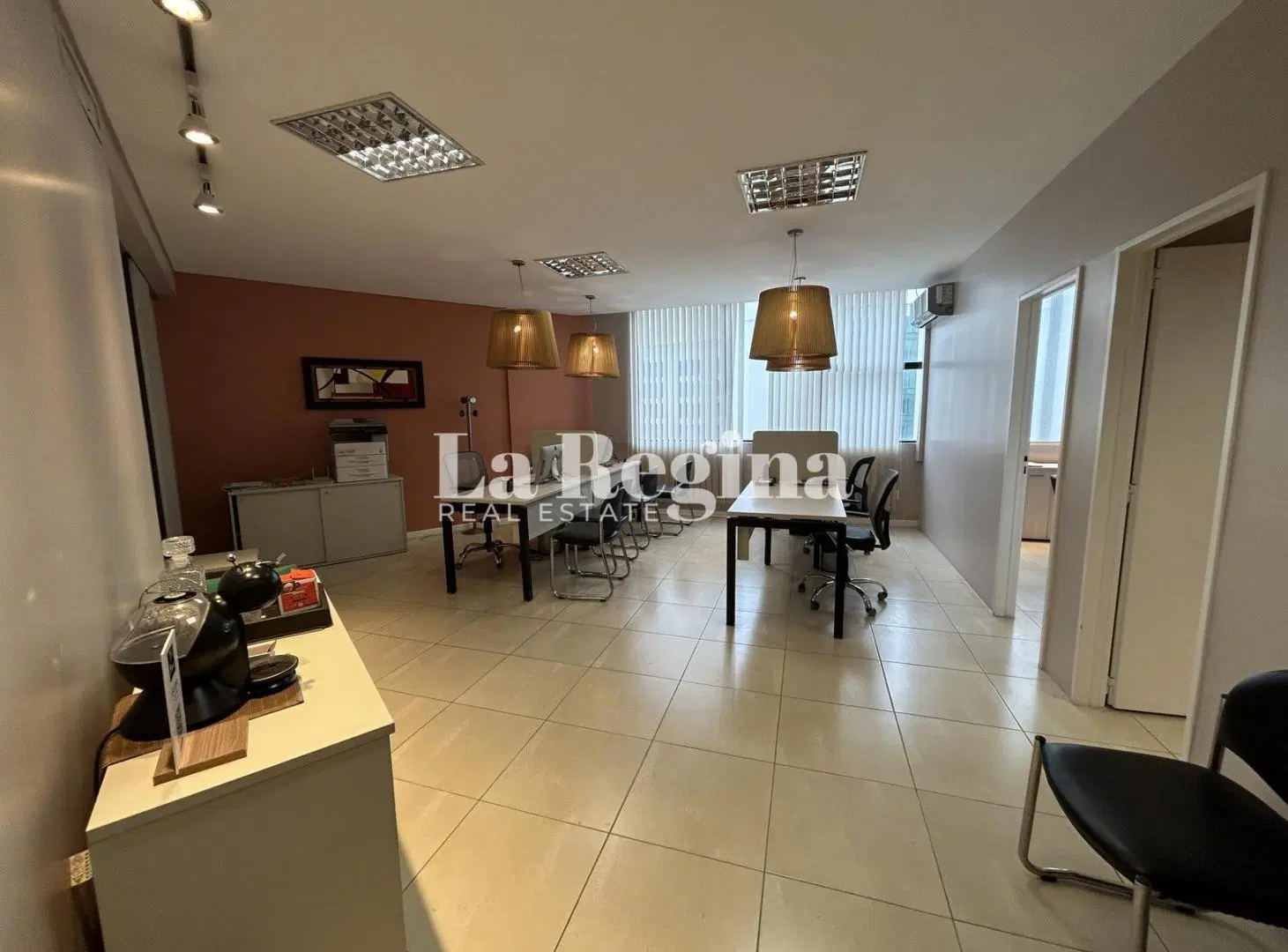 OficinaOficina con cocgera Studios de la Bahia 4