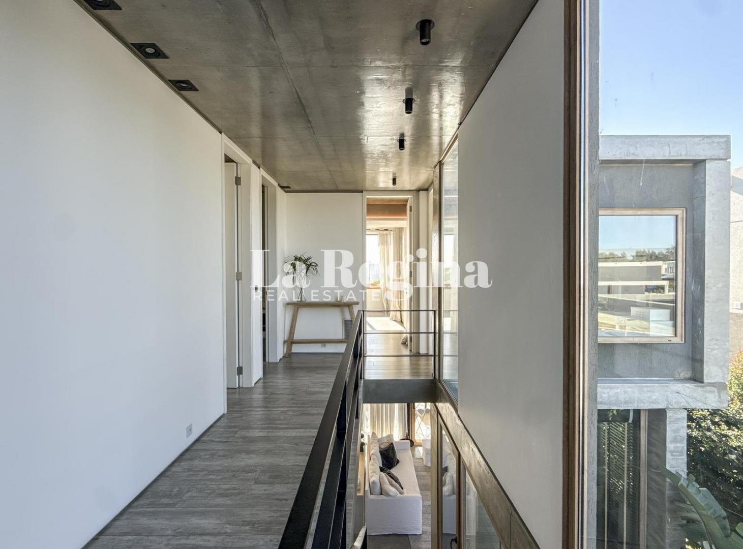 Foto de Casa moderna de hormigon visto a la venta en Los Carpinchos, Nordelta., imagen 4