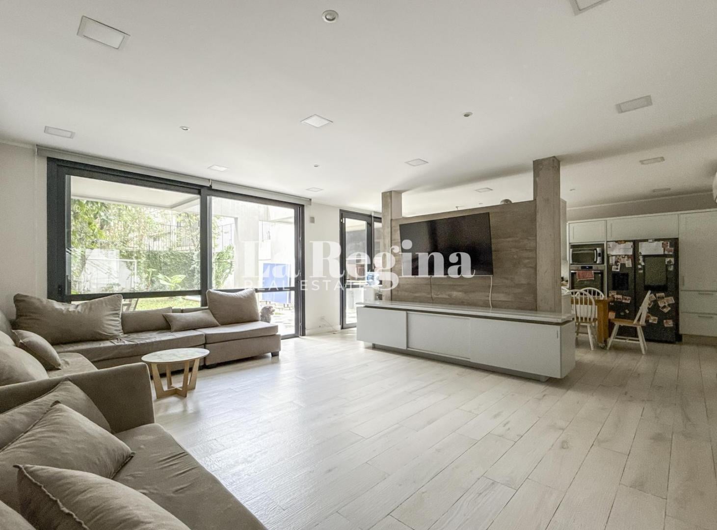 Foto de Casa premium Venta en Colegiales, con parque , pileta, cochera cubierta, imagen 4