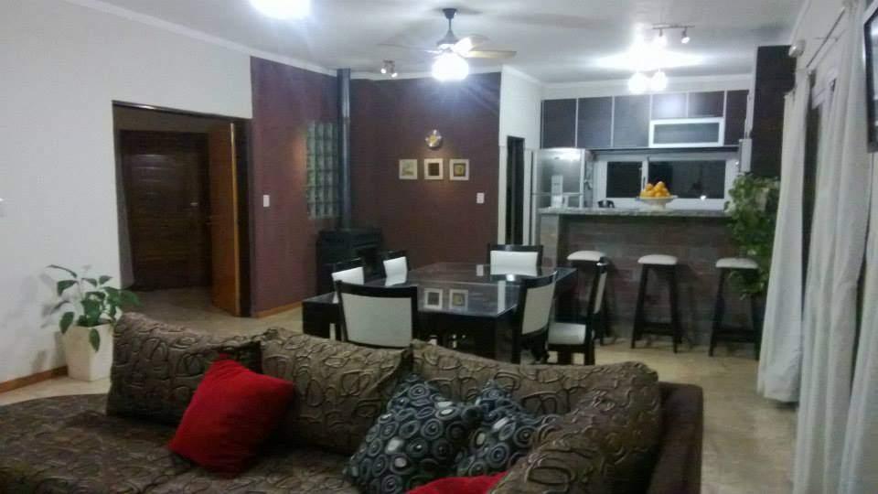 Complejo de Cabañas, Pileta, Jacuzzi Casa de 3 Dorm - Terreno 7800 m² 4