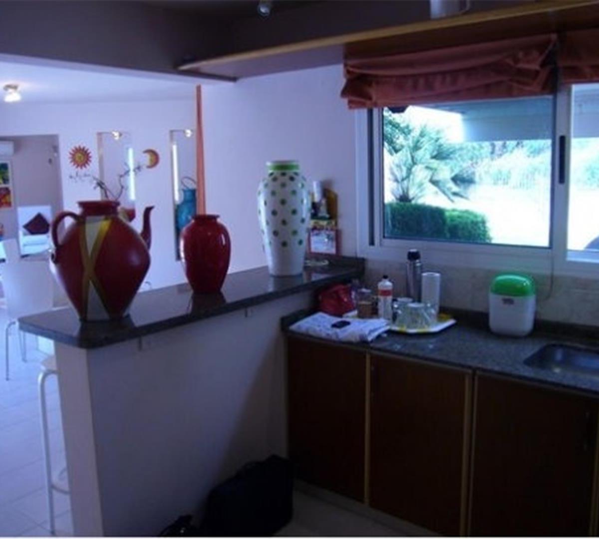 Cod 209, Casa en Venta de 4 Dorm., Pileta, Cochera. 1