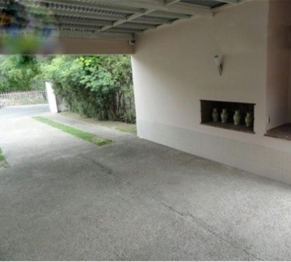 Cod 209, Casa en Venta de 4 Dorm., Pileta, Cochera. 4