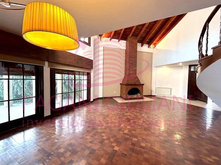 Casa 4 Dorm. - Carlos Paz - Pileta 2