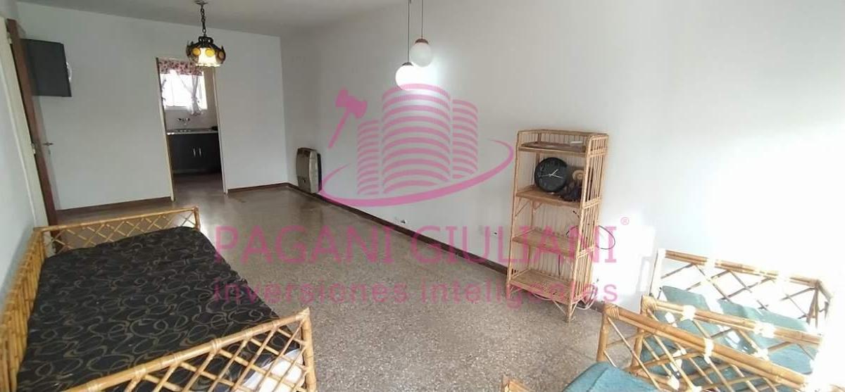 Departamento dos dormitorios- Planta baja- Cochera- centro Carlos Paz -