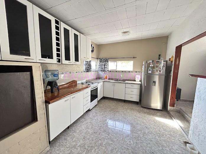 Foto de Casa en venta 3 dormitorios pileta en Estancia Vieja - Córdoba, imagen 2