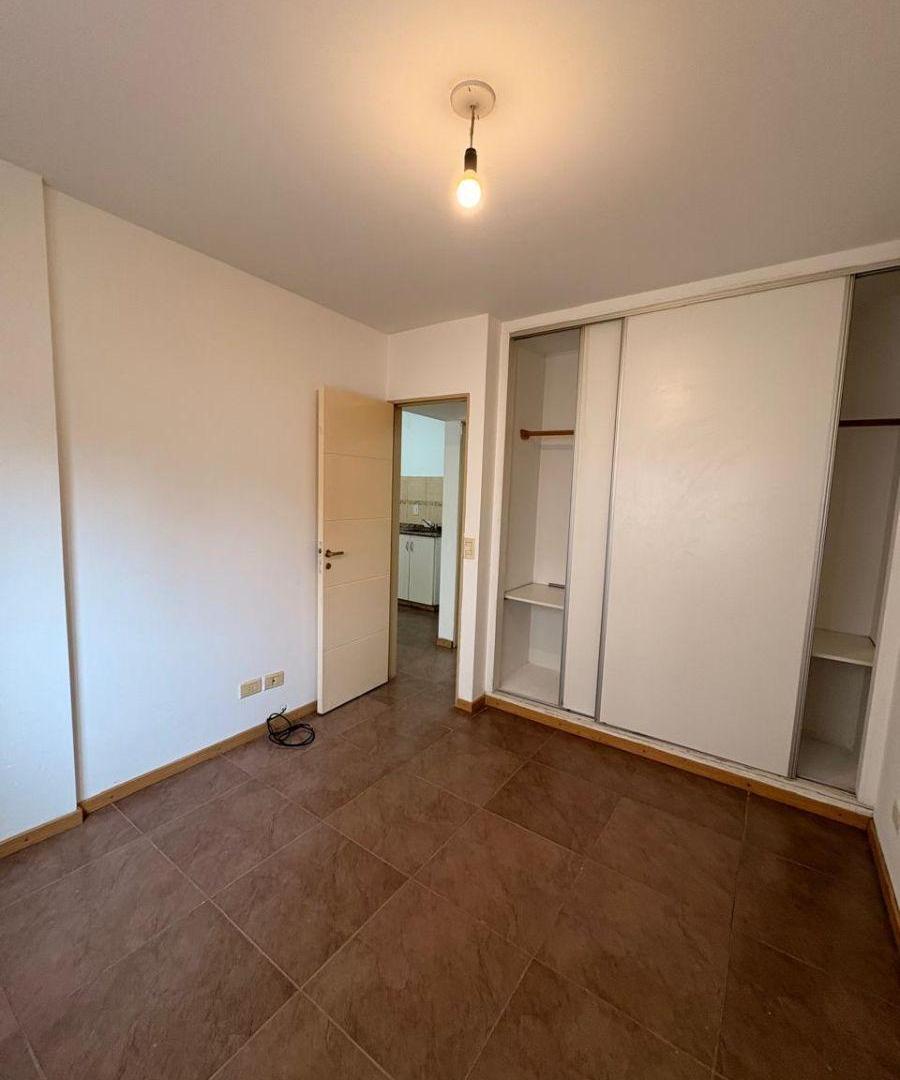 Foto de departamento alquiler anual 1 dormitorio cochera pileta centro, imagen 2
