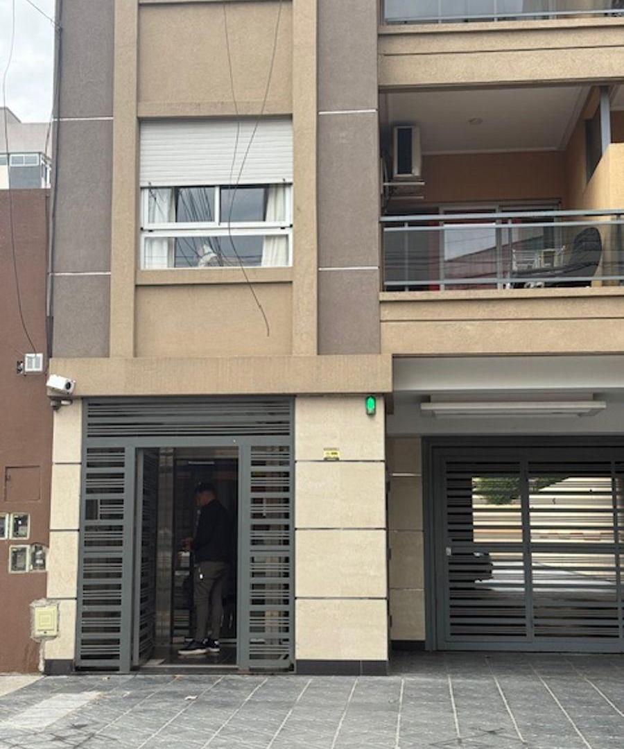 Foto de Mataderos Monoambiente al frente con balcón., imagen 2