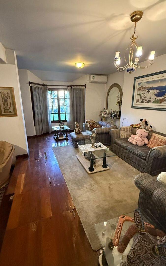 Casa lote propio de 4 amb con dependencias.