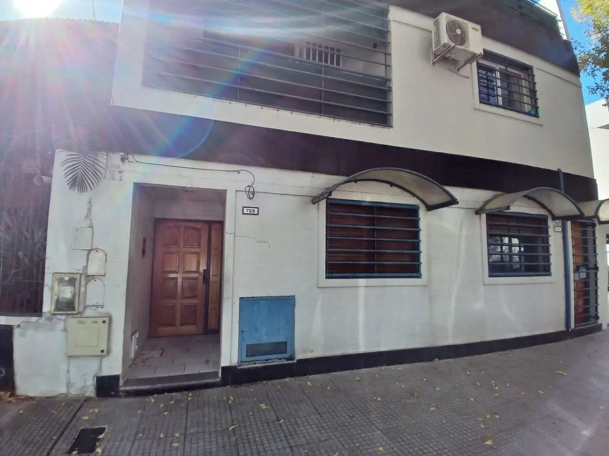 3 AMBIENTES MUY BIEN UBICADO EN LINIERS 2