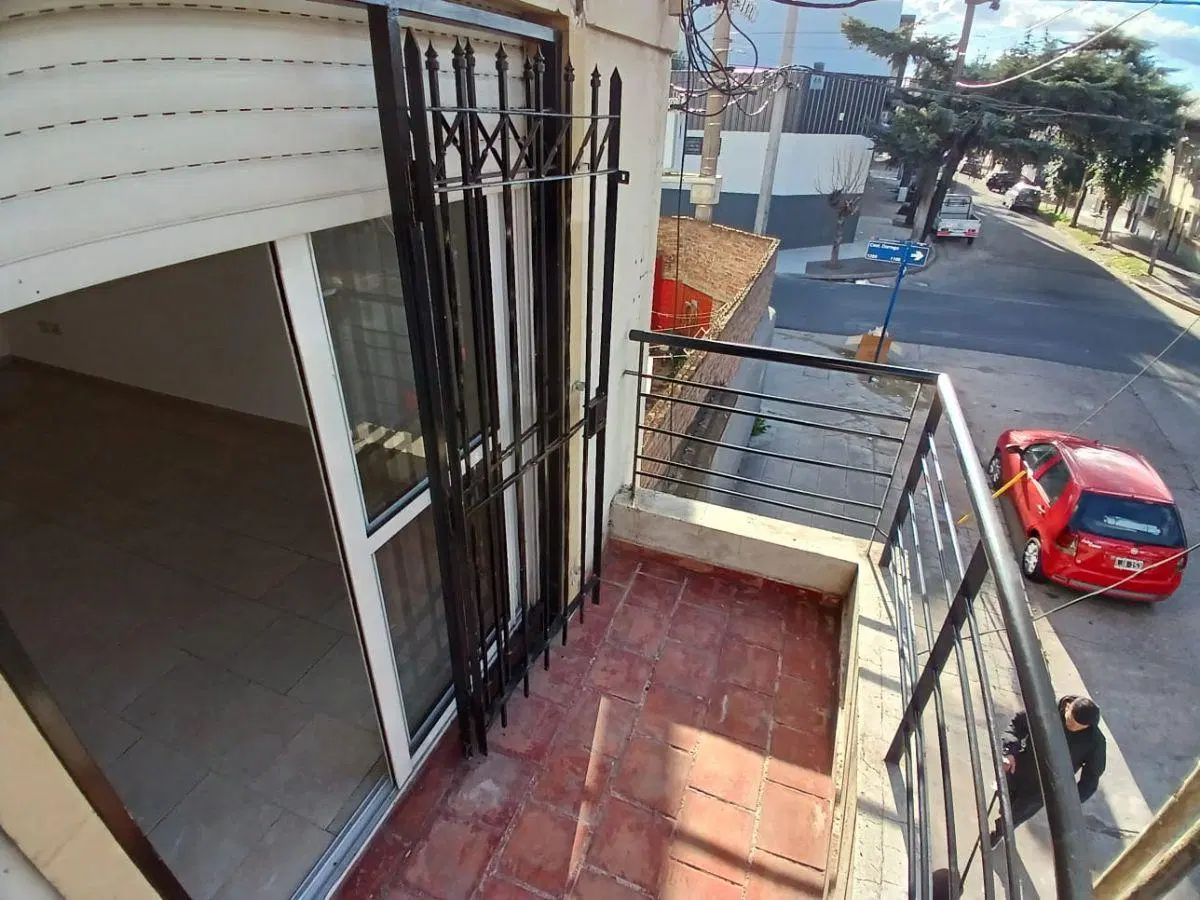 2 AMBIENTES LUMINOSO CON BALCON 4