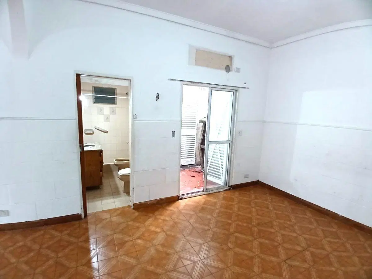 LINIERS EX MUNICIPAL 4 AMBIENTES CON GARAGE Y TERRAZA 5