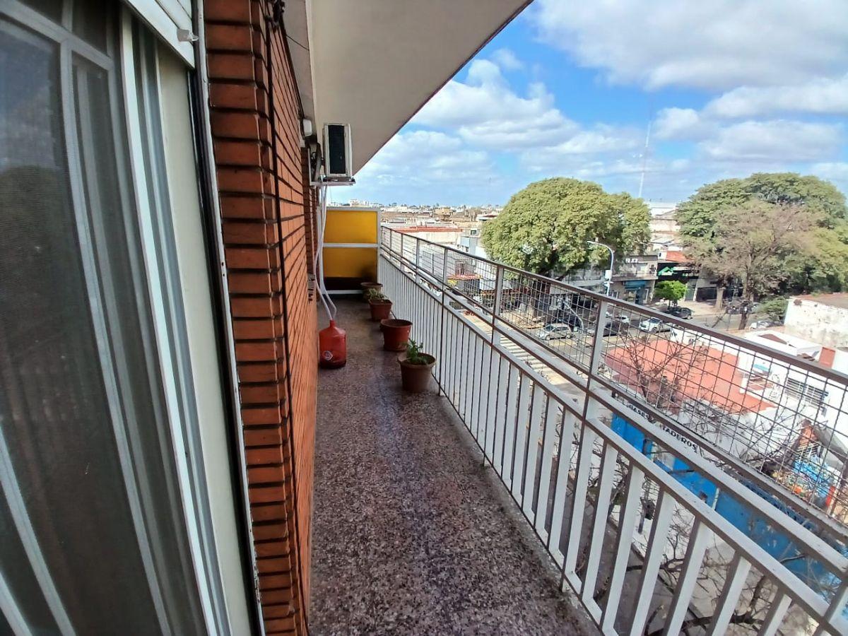 Foto de Mataderos 4 amb al frente con balcon corrido, imagen 4